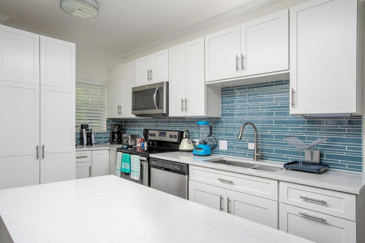 Beach Living At Plantation Village Blgs George Town Esterno foto