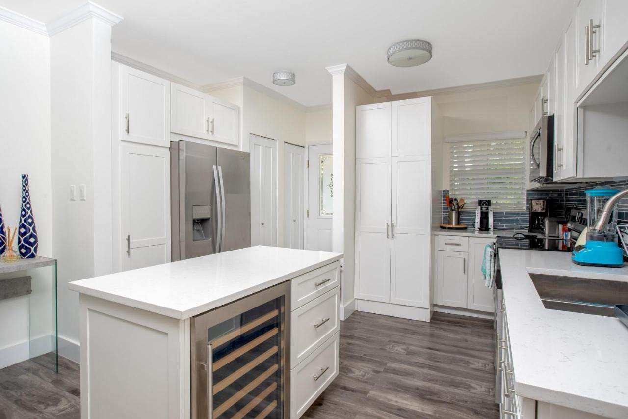 Beach Living At Plantation Village Blgs George Town Esterno foto