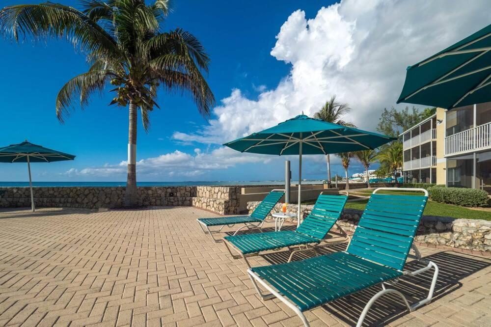 Beach Living At Plantation Village Blgs George Town Esterno foto