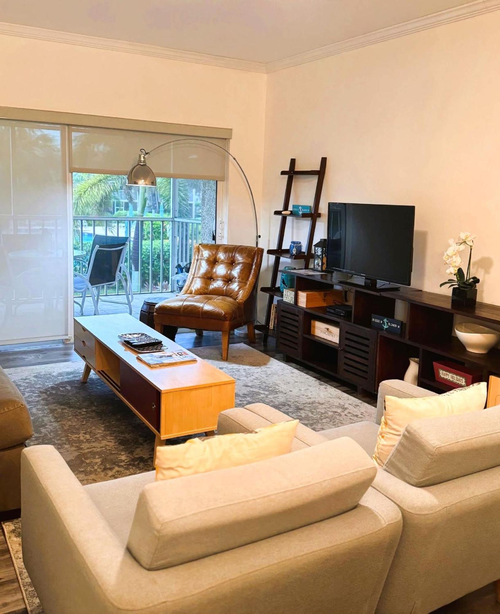 Beach Living At Plantation Village Blgs George Town Esterno foto